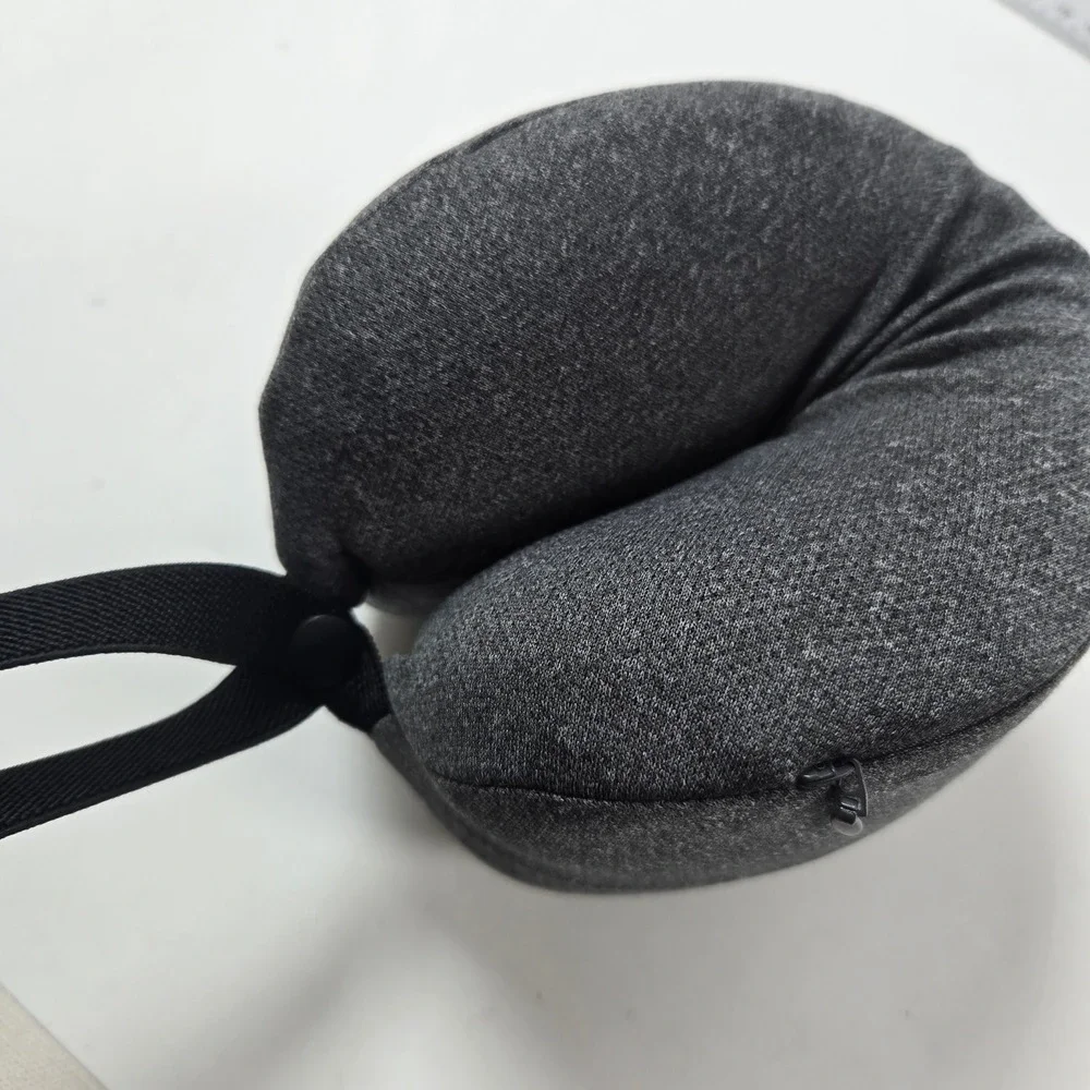 Brookstone Travel Neck Pillow Gray Memory Foam Supportive Luggage Strap NEW